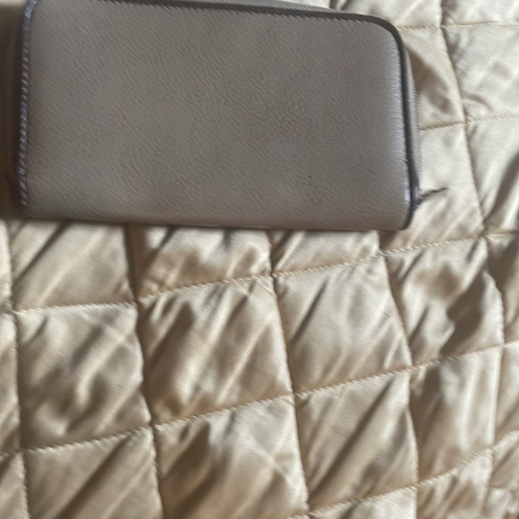Rosetti wallet good condition leathers SALE 2/15.00 - Picture 6 of 8